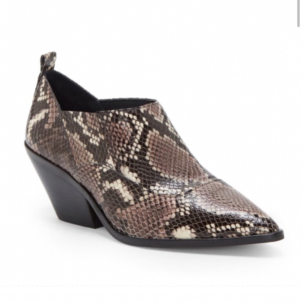BRAND NEW: Vince Camuto “Jetera” Booties (LEATHER) - Size 6